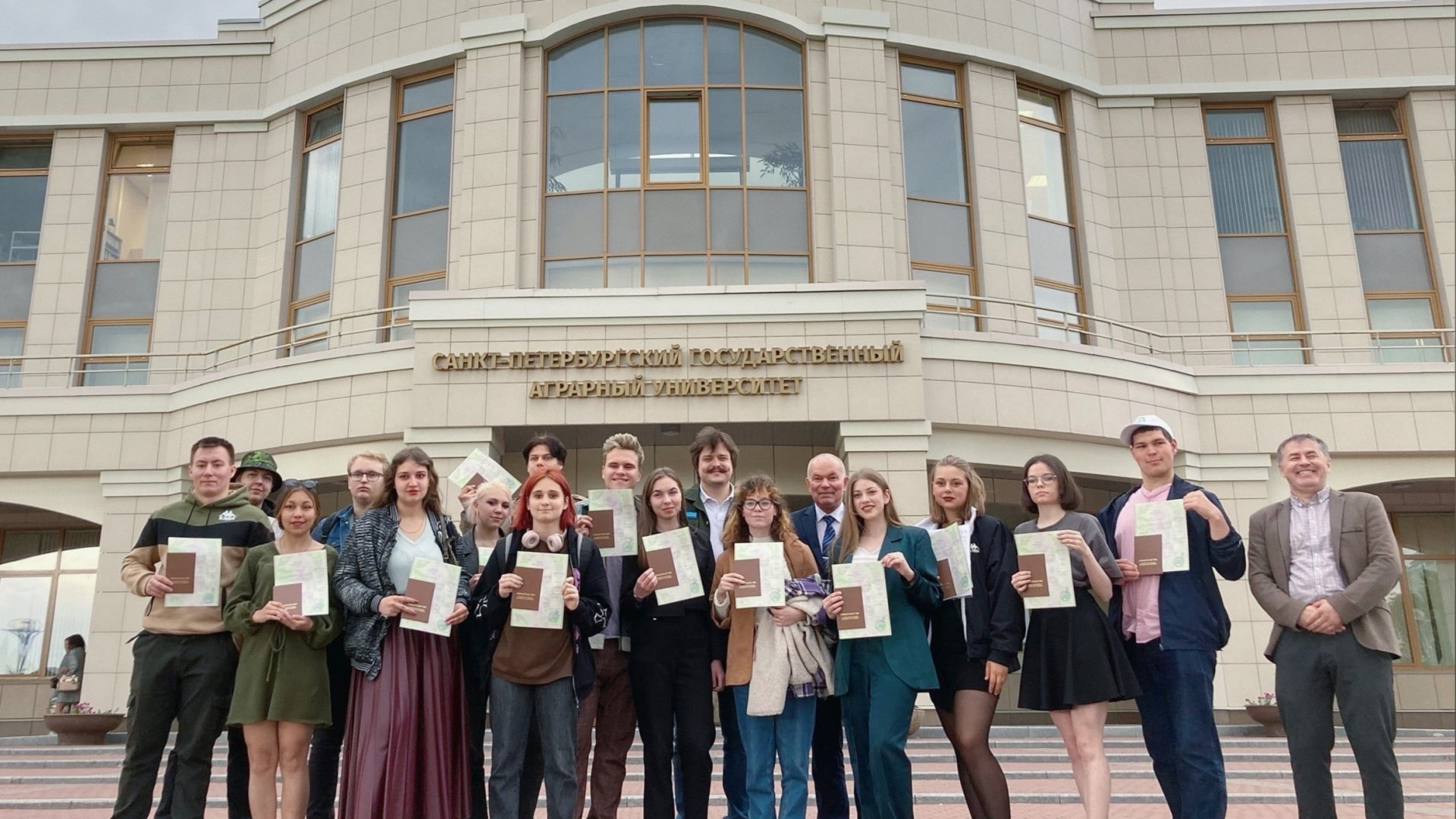 1425 участников студенческих отрядов Петербурга обучатся рабочим  специальностям текущей весной